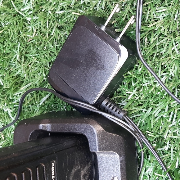 COPY - TEKK  X-700 UHF handheld portable radio - Picture 4 of 8